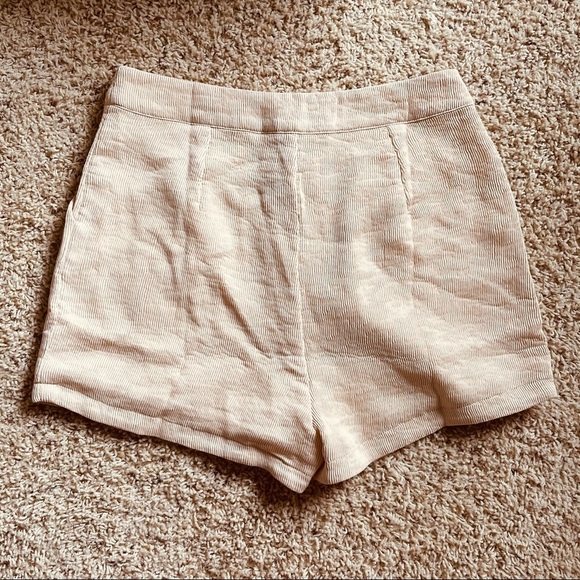 After Market | Pleated High-Waisted Shorts - Picture 2 of 5